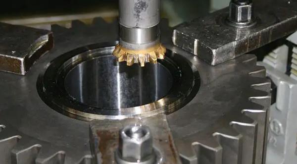 齒輪插齒和滾齒工藝原理特點.jpg
